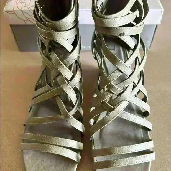 New Journey  & Crew Twyla Wedge Sandal, size 8.5 - Picture 1 of 6